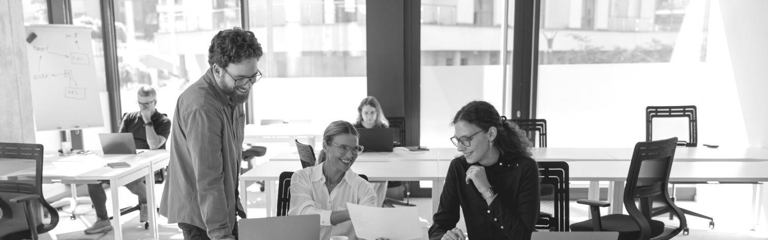 Group of remote participants exchanging insights during a live session
